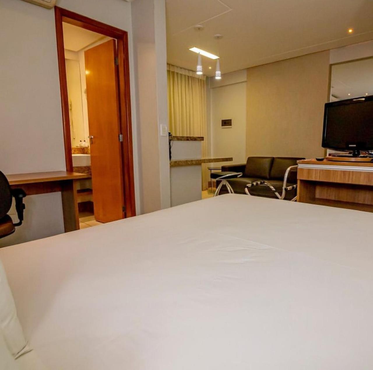 Sun Square Suites Hotel By Lual Goiânia Exteriör bild